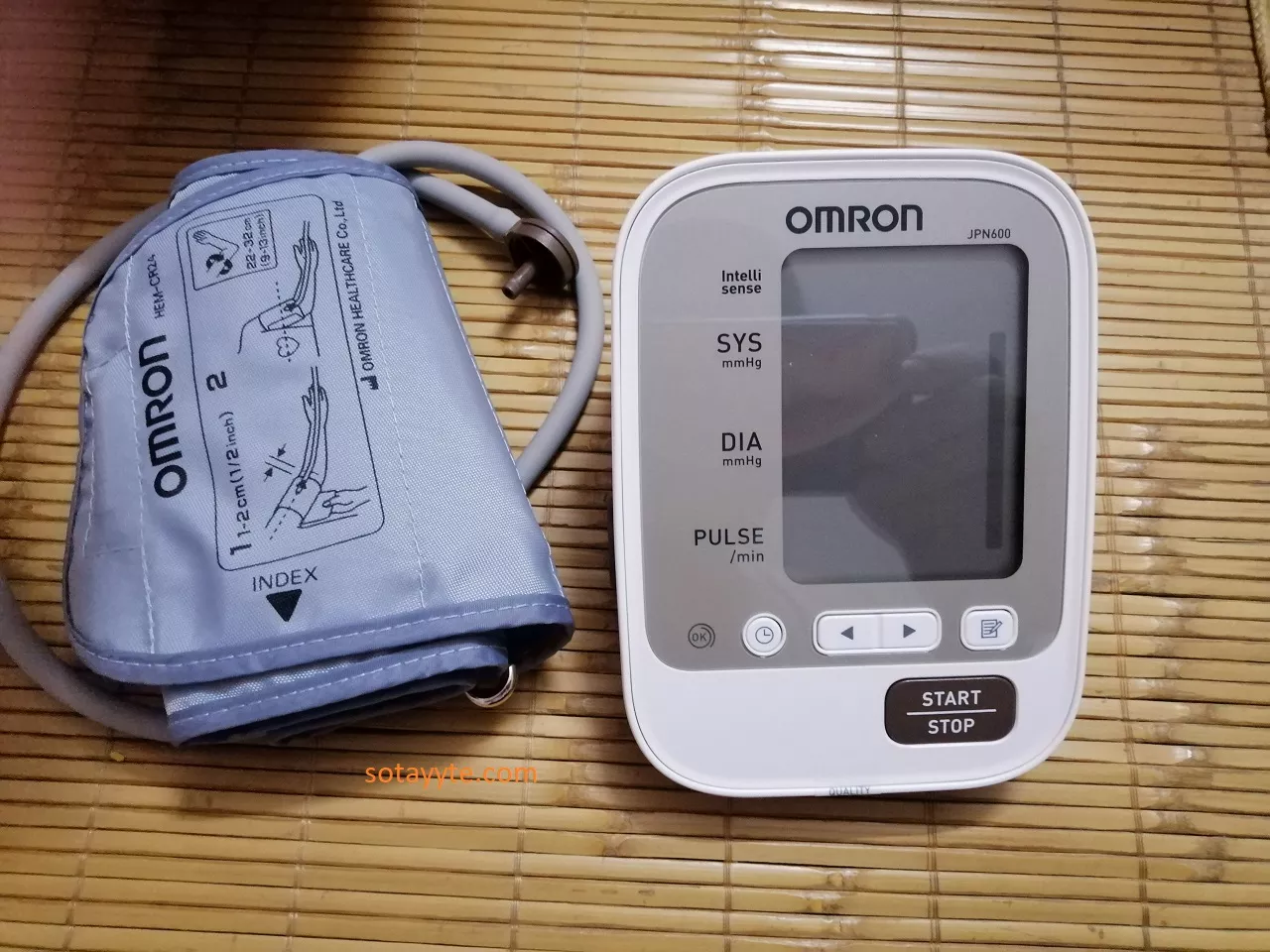 máy đo huyết áp omron jpn600